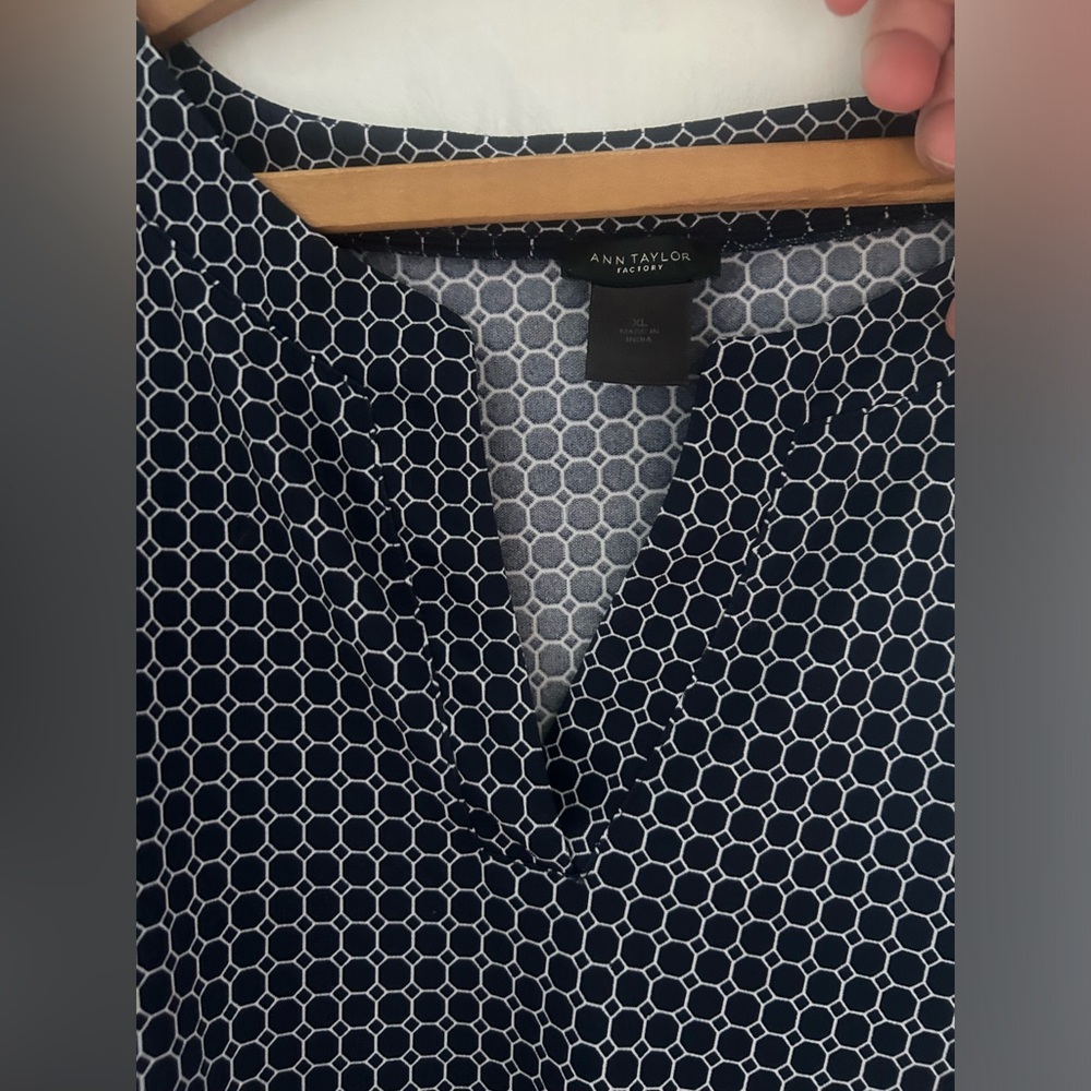 Ann Taylor Factory size XL office top. Blue and white design. Good for summer - Picture 5 of 7